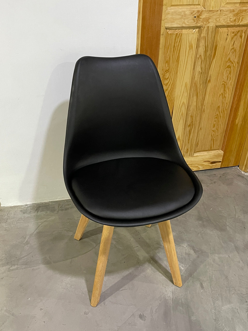 Comedor Industrial Nogal (110x110 cm) - 4 personas