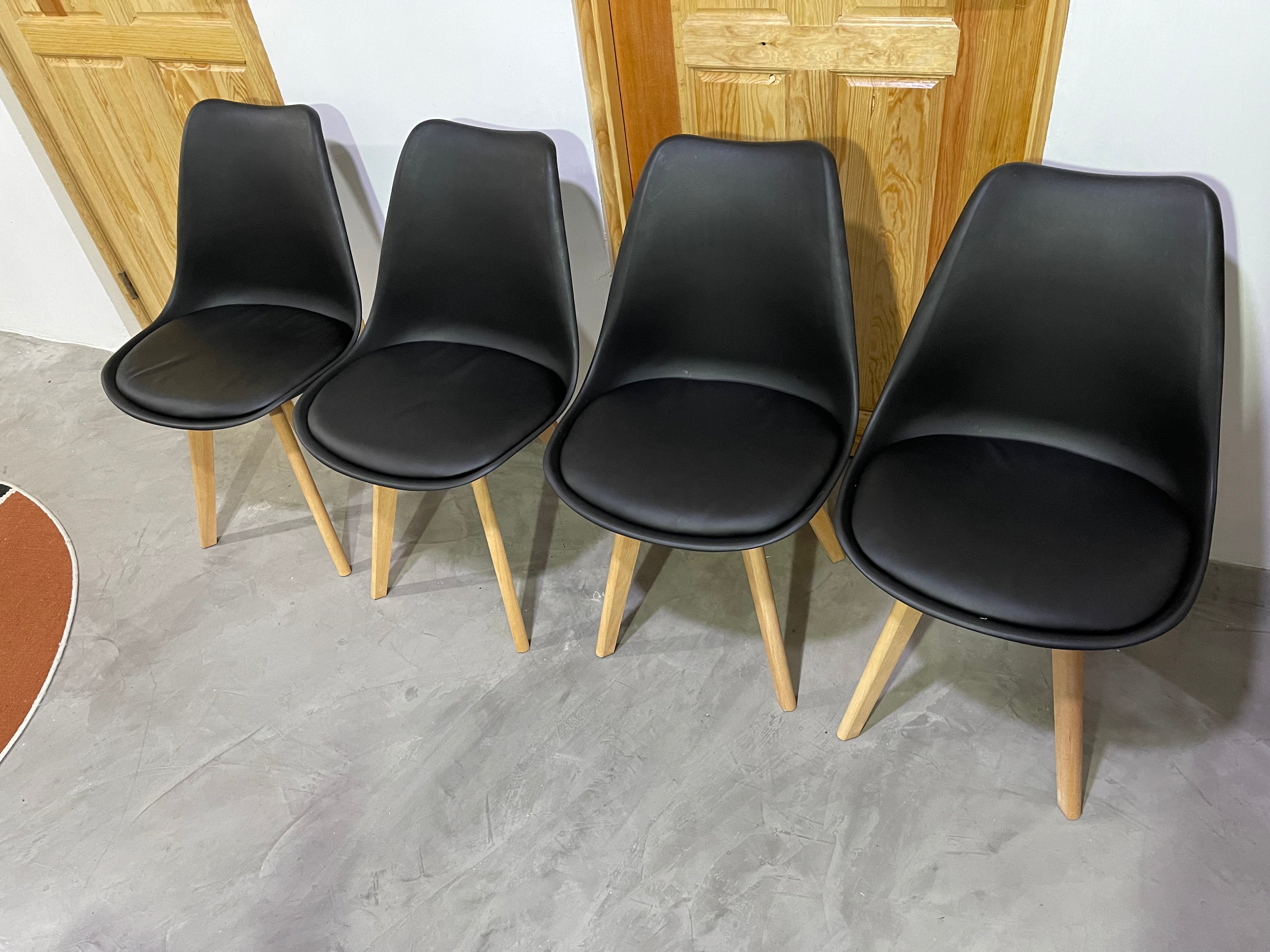 Comedor Industrial Nogal (110x110 cm) - 4 personas