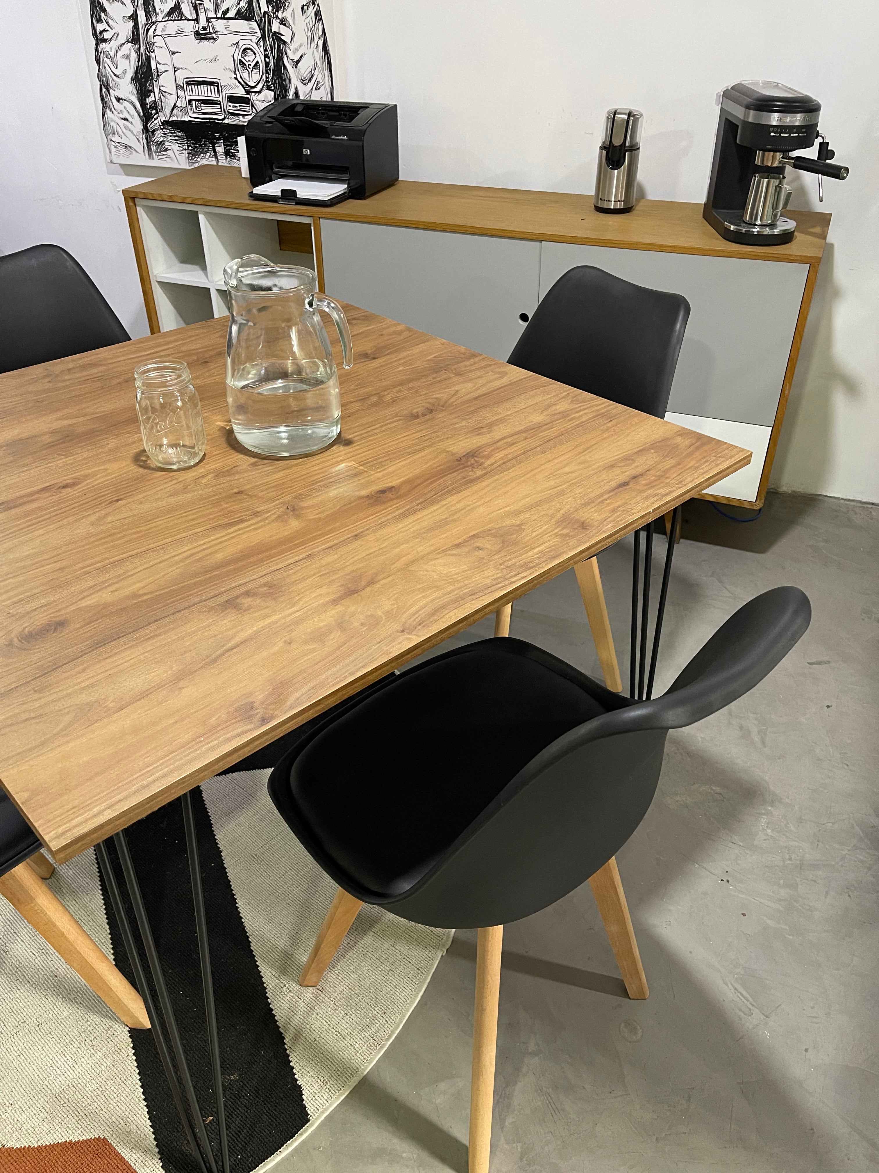 Comedor Industrial Nogal (110x110 cm) - 4 personas