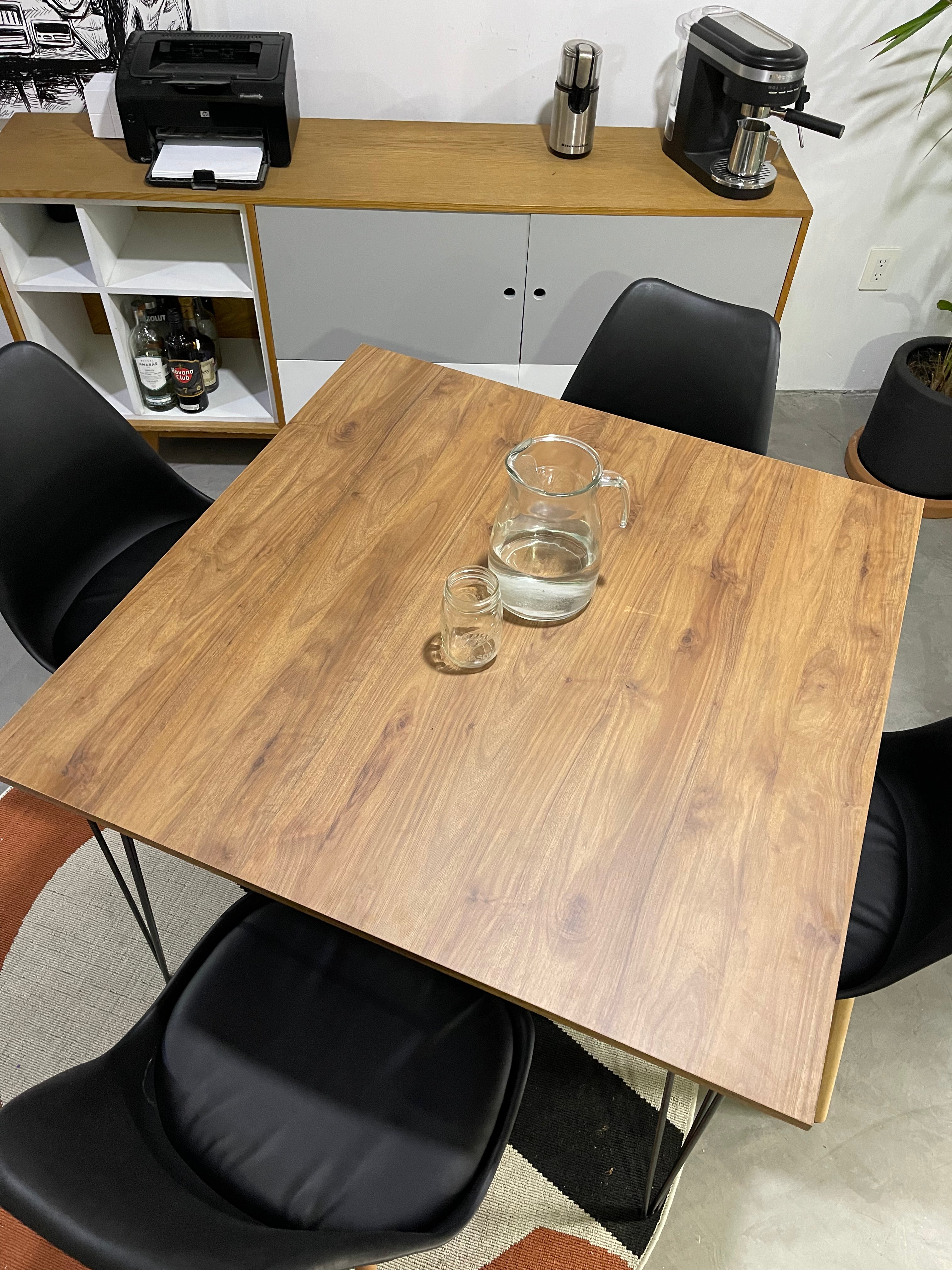 Comedor Industrial Nogal (110x110 cm) - 4 personas