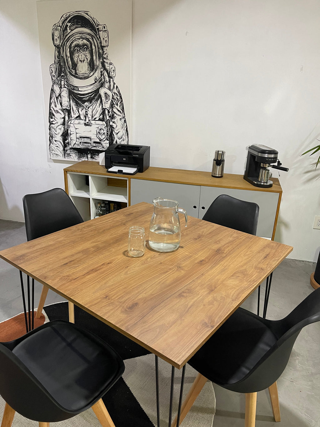 Comedor Industrial Nogal (110x110 cm) - 4 personas